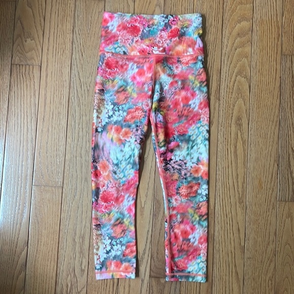 Athleta Pants - NWOT ATHLETA ELATION CAPRI XXS